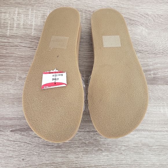 Steve Madden Drips clean pvc slide sandals 7.5 - Picture 2 of 4